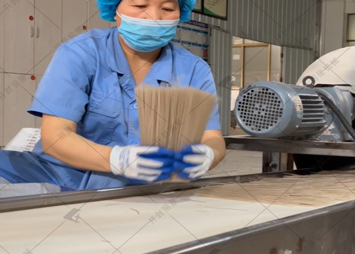 2025創(chuàng)業(yè)搞什么？紅薯粉條深加工考慮一下