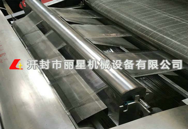 大型地瓜粉皮機(jī)漸成主流，手工生產(chǎn)制作逐步退場